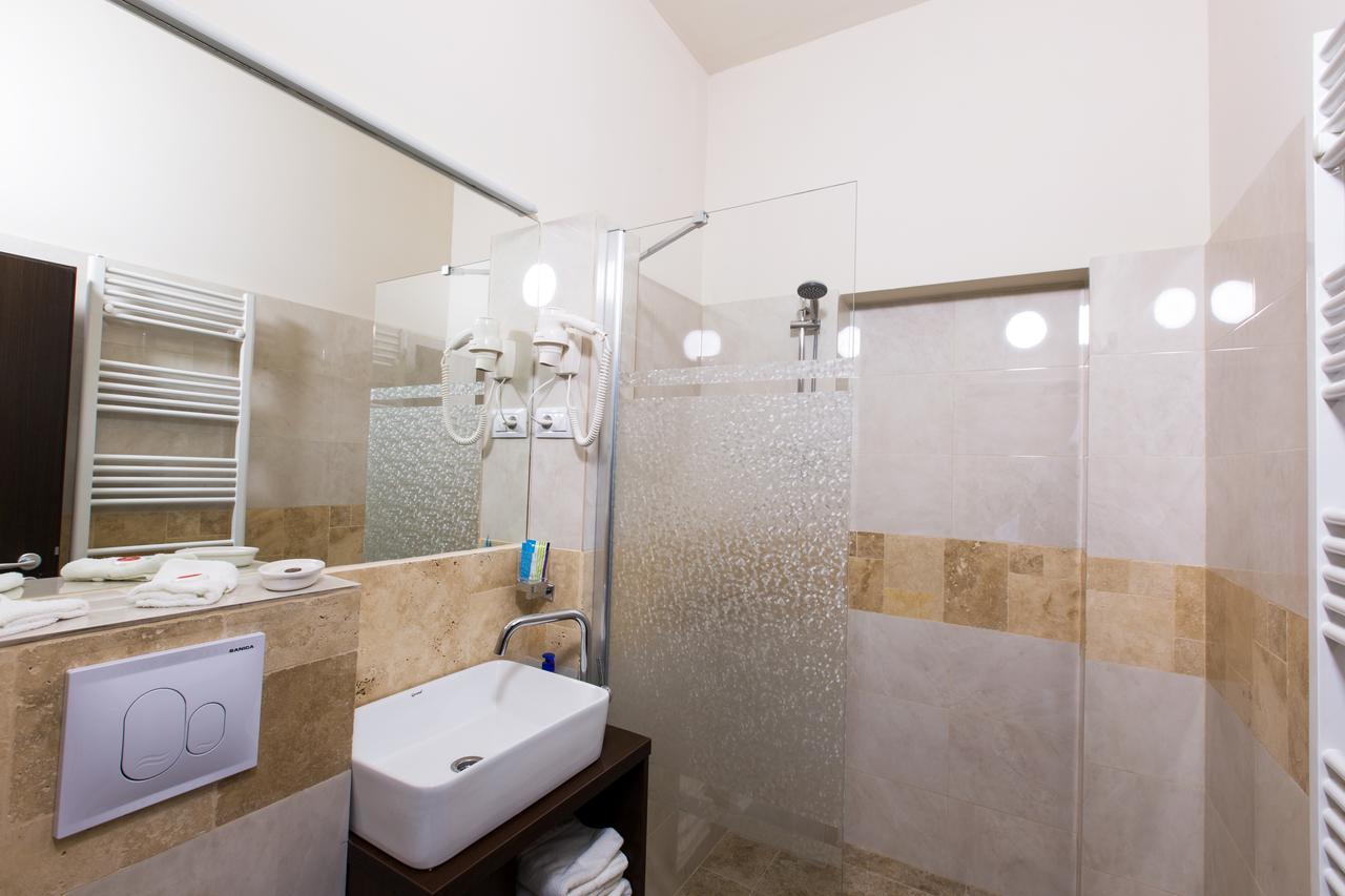 ياش Prestige Hotel المظهر الخارجي الصورة